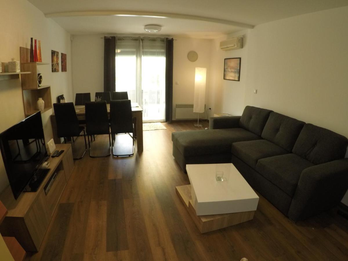 Apartment Zara Dramalj Ngoại thất bức ảnh