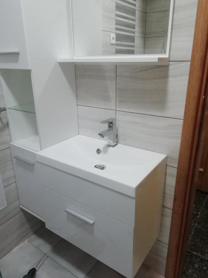 Apartment Zara Dramalj Ngoại thất bức ảnh